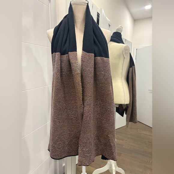 Colorful Knit Scarf - Picture 6 of 11